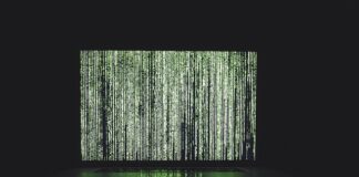 Na czym polega naiwny algorytm wyszukiwania wzorca w tekście ?- Opisz na przykładach?